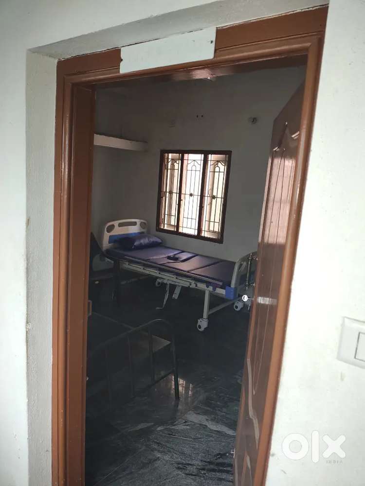 Hospital cot