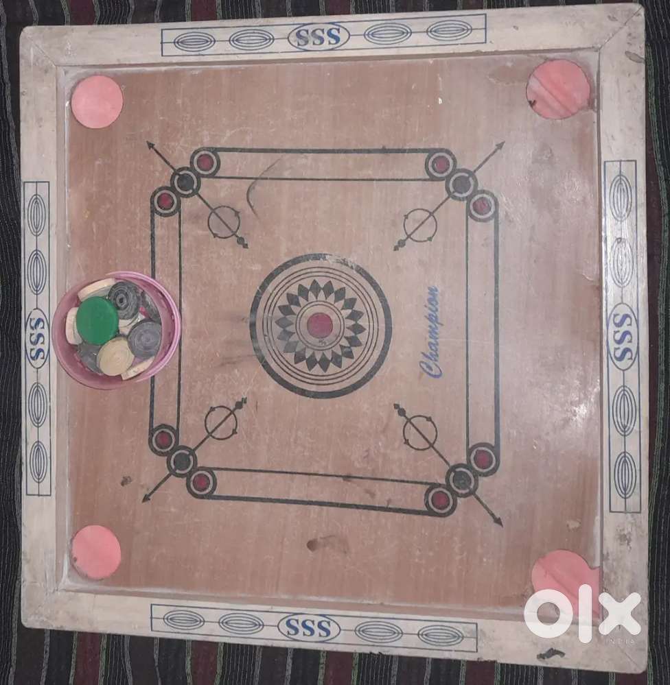 Carrom board