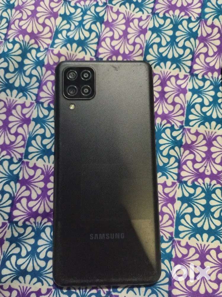 Samsung m12
