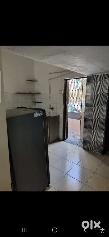 1bhk bechlors flat
