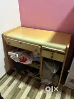 Computer table