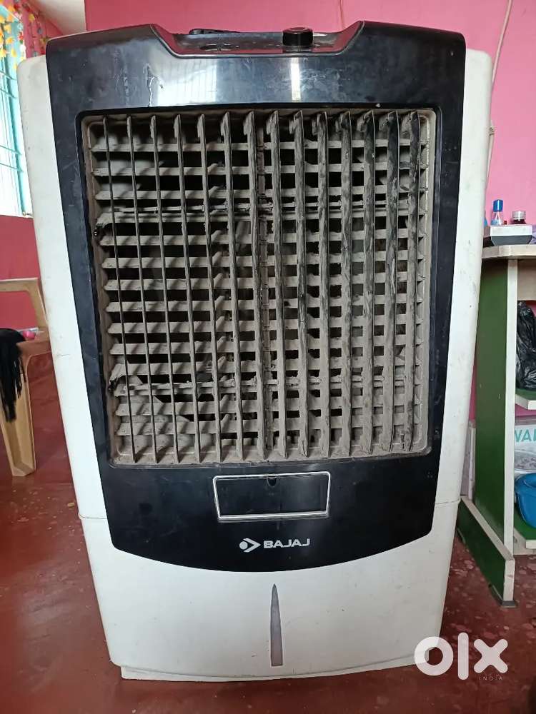 Bajaj cooler with ice box