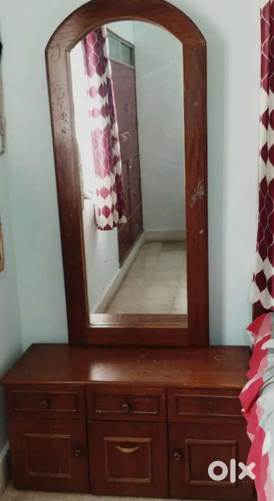Wooden dressing table