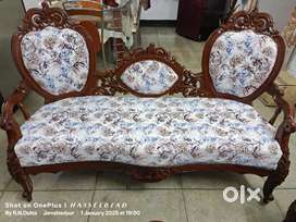 Antique Style Sofa set with round center table