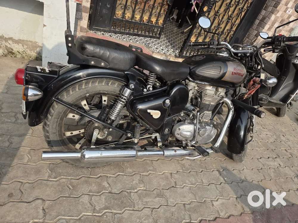 Royal Enfield classic Black Color with Alloy Wheels.