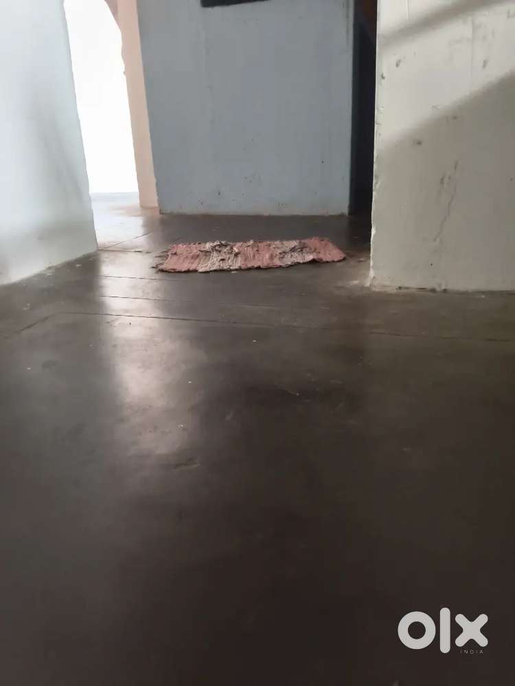 Am looking for female roommate