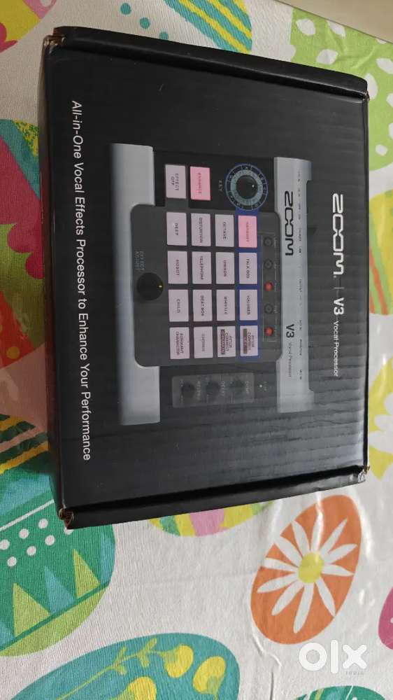 Brand new Zoom V3 Vocal processor