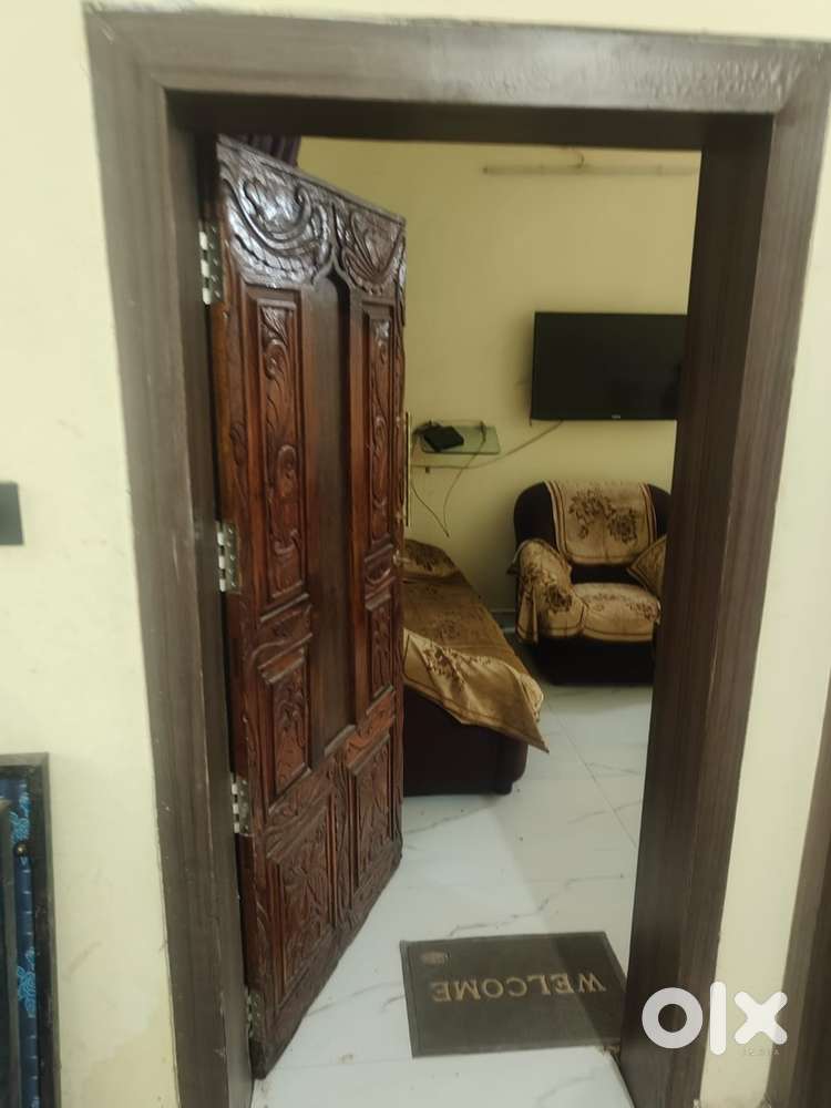 2 BHK fully furnished house in Ddu nagar sector 4