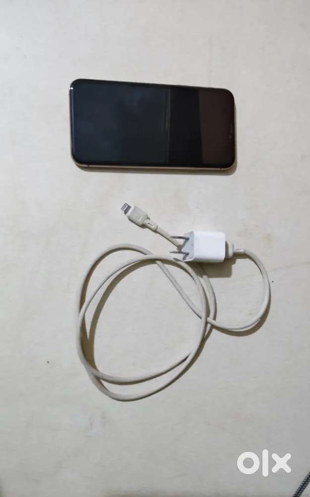 iphone XS 256 GB. Gold Colour Good Condition