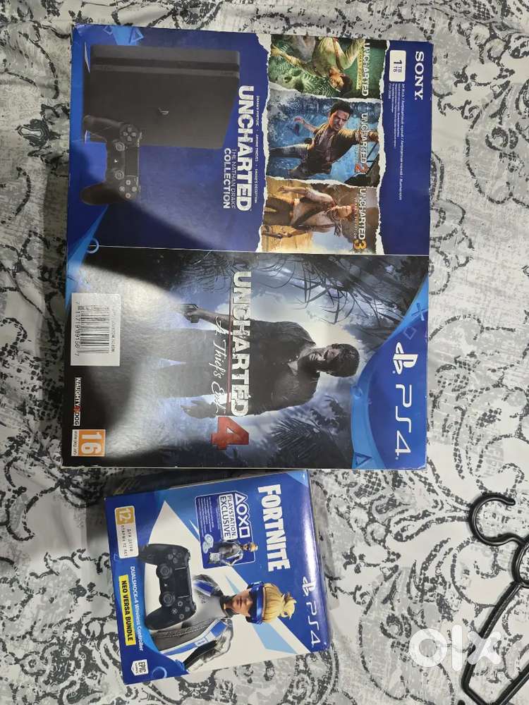 PS4 1 TB With 2 controllers