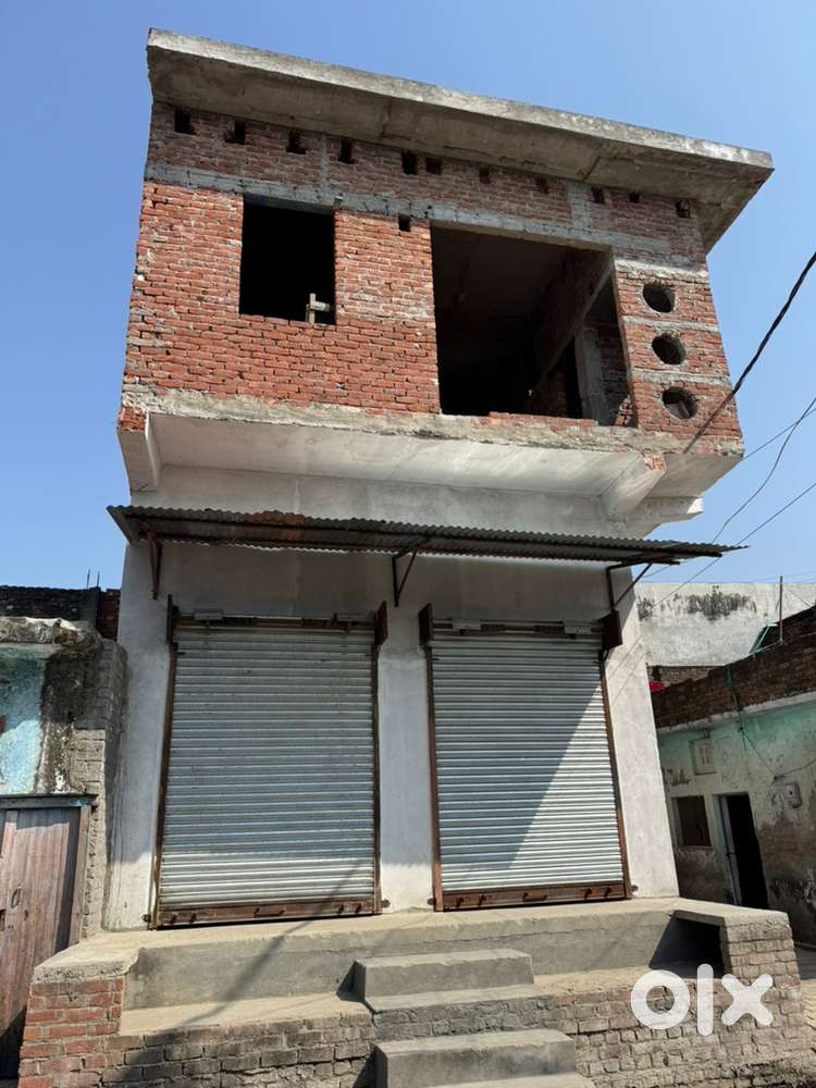 20/28 ka 3 manjil ghr