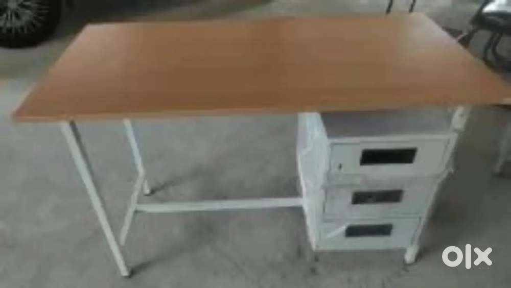 Iran table with drawers