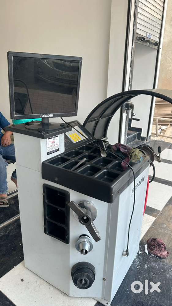 Wheel balancing machine for sale