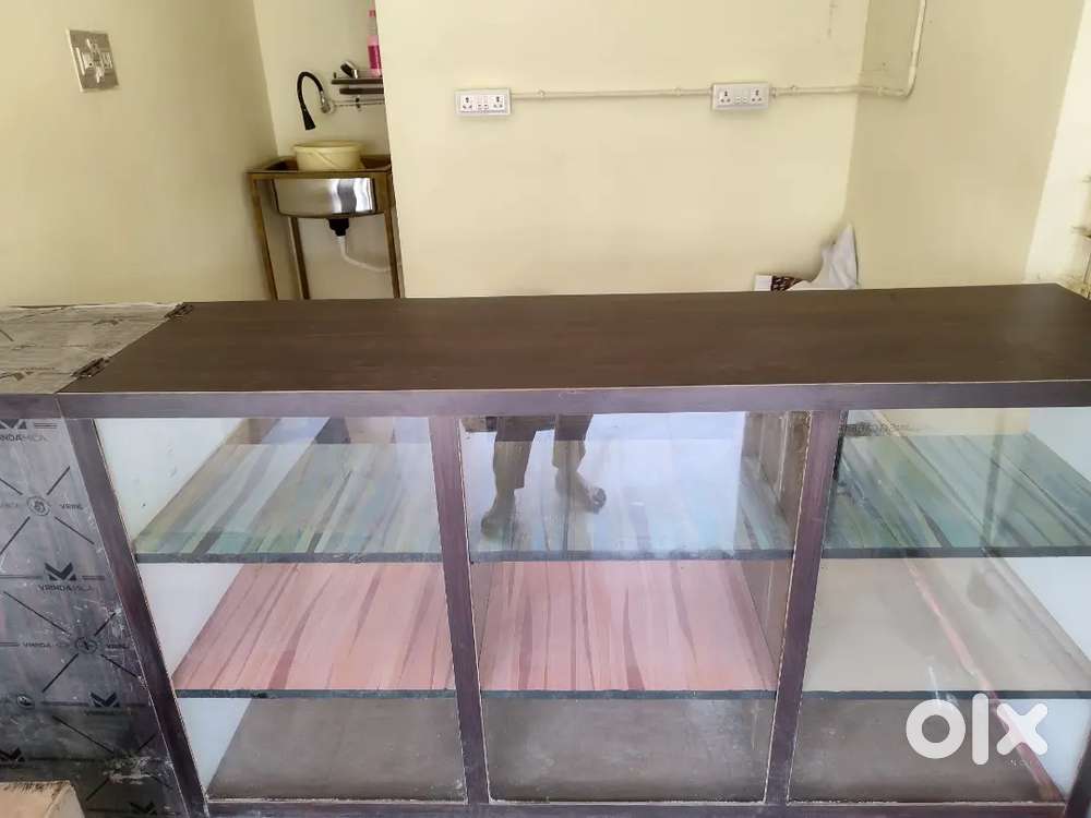 For sale : Display counter and stainless steel Double floor table