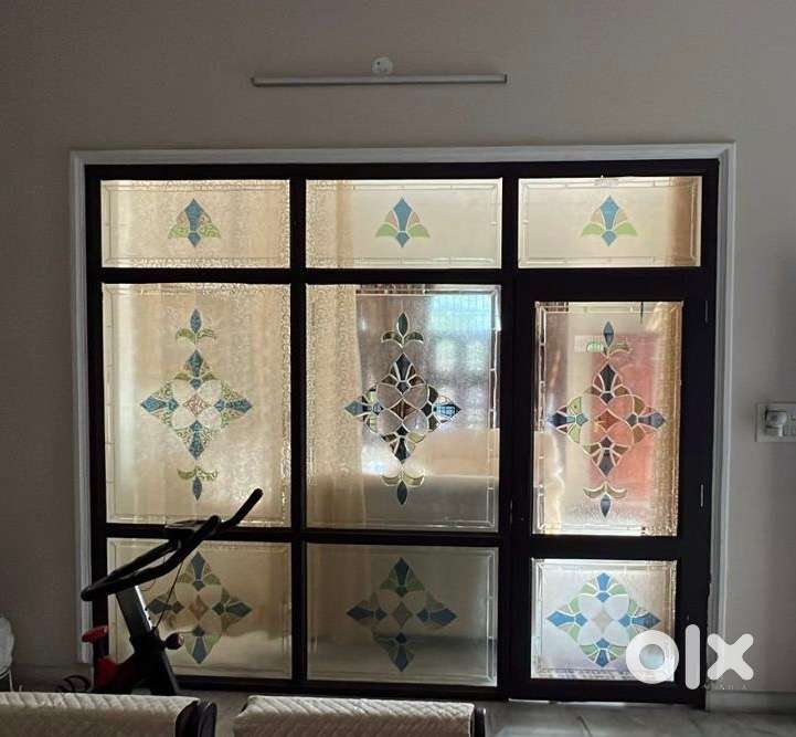 Crystal aluminium partition