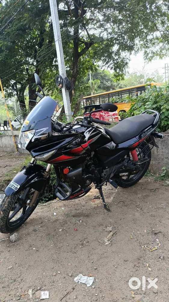Hero karizma le dono donon tyre new good condition