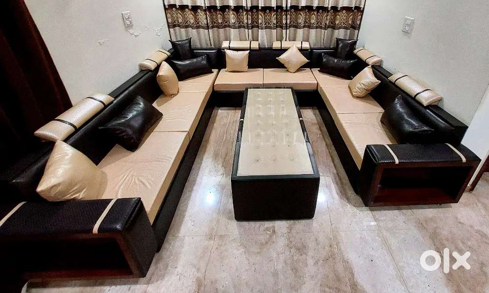 Premium U-Shaped 10-Seater Leatherette Sofa Set – Like New!
