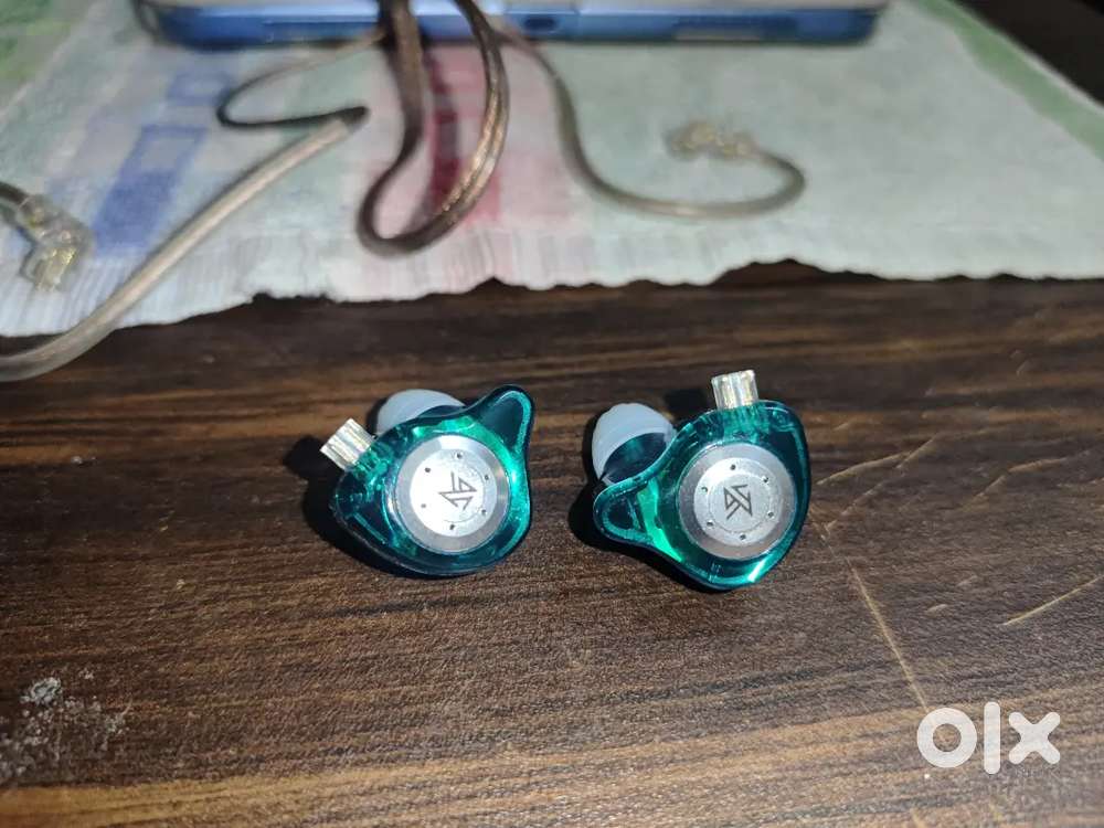 IEM wired earphone