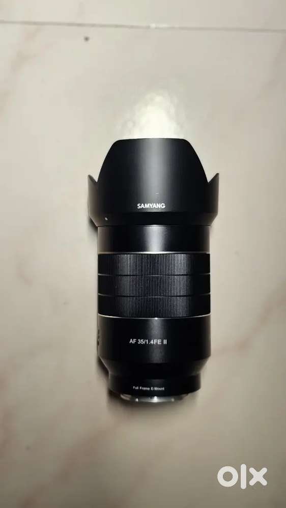 Samyang 35mm 1.4 Version ii Sony E Mount Latest Lens Looking like new