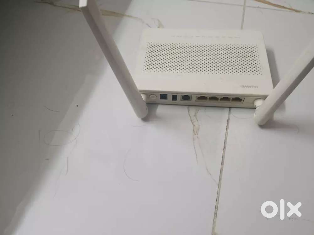 Huawei broadband router & loud speaker