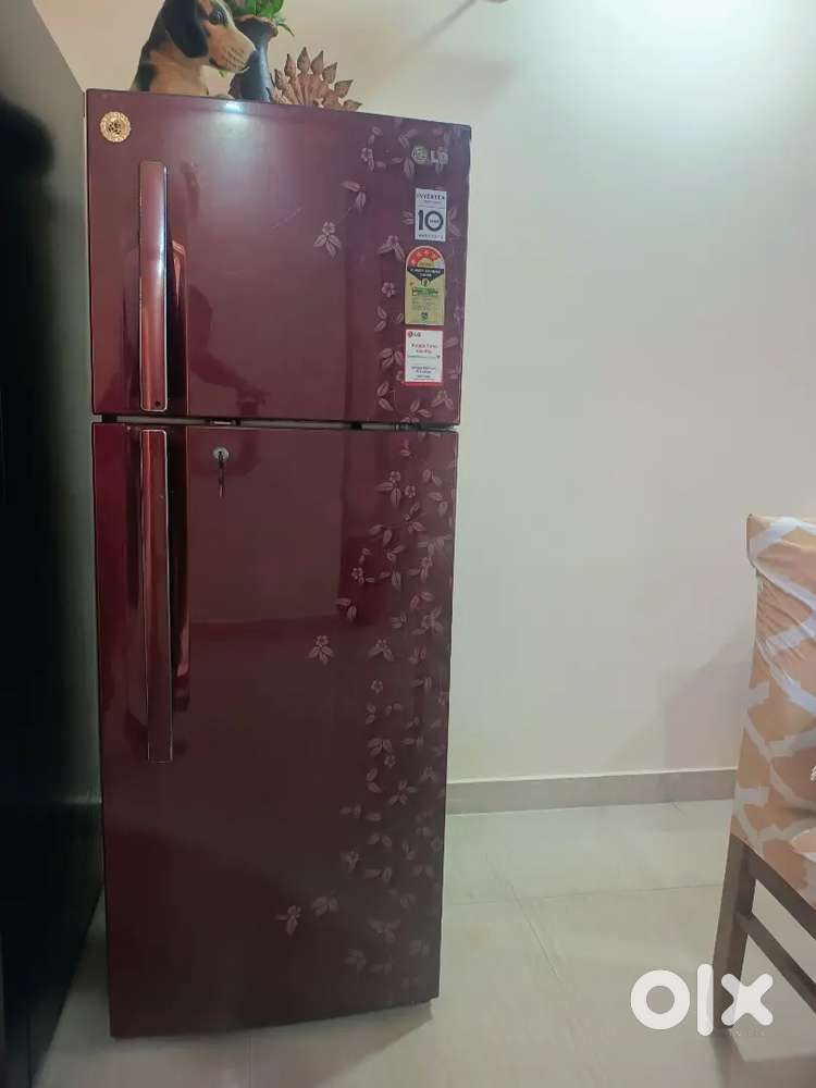 Selling LG air conditioner and refrigerator