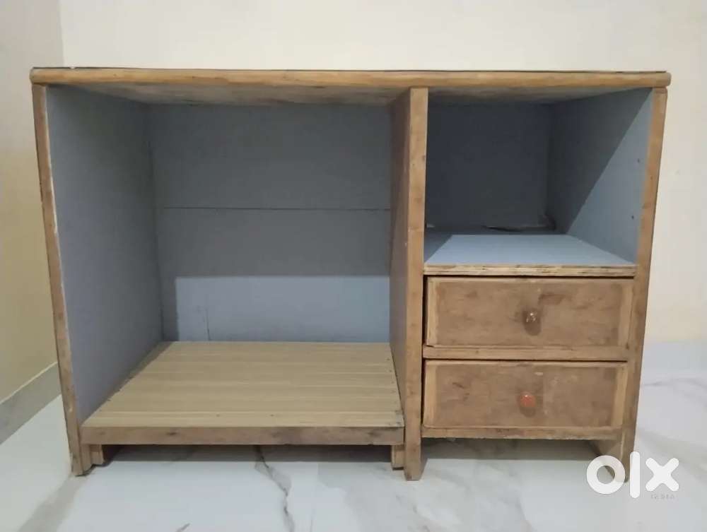 Computer table
