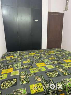 Bed available for girls food optional all facilities