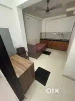 Flat and rooms for PG available
