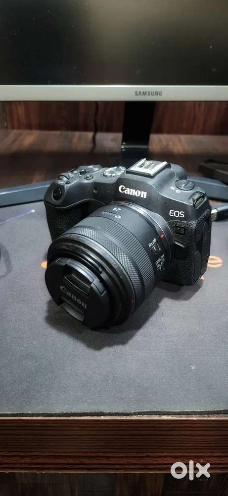 Canon eos R8  on sale