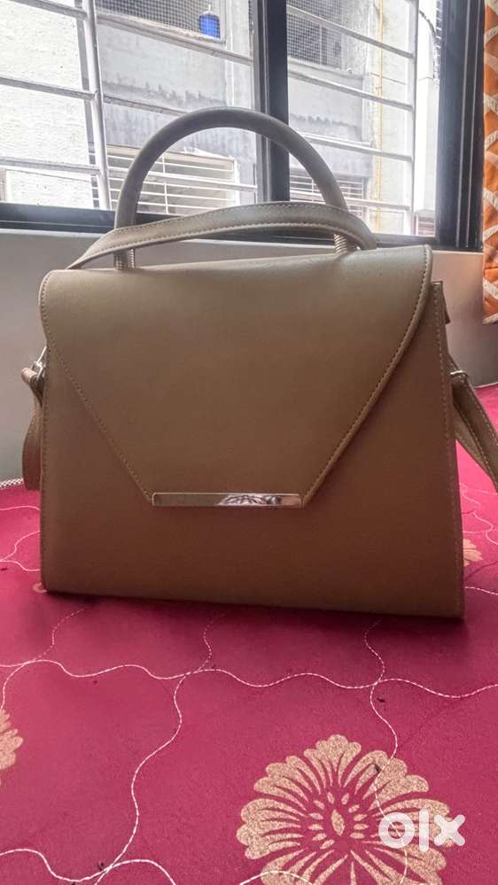 Stylist Ladies hand bag