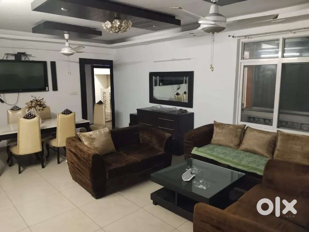 2 room set attached bathroom kichan cupboard posh locality