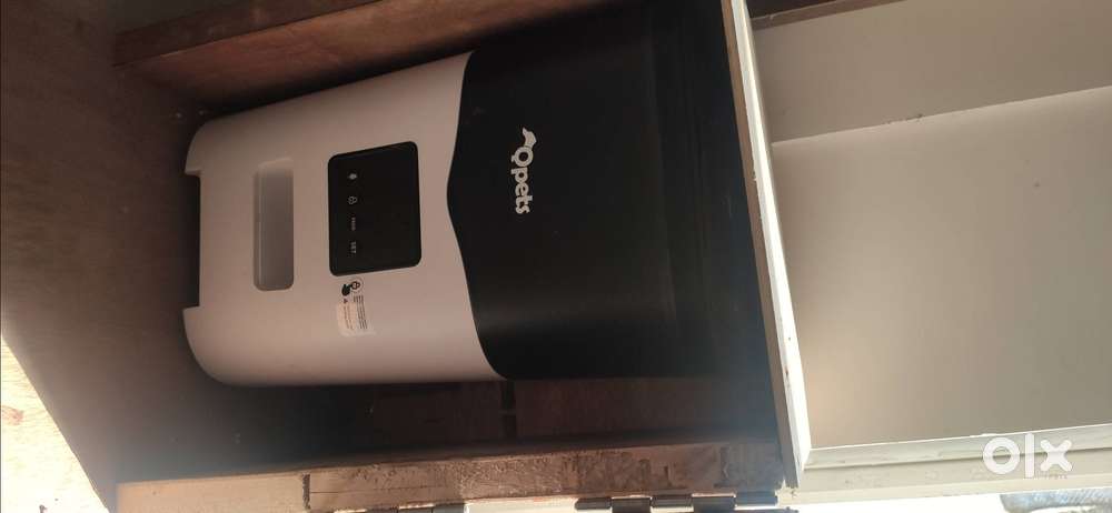 QPets automatic feeder with wifi+customised wooden box