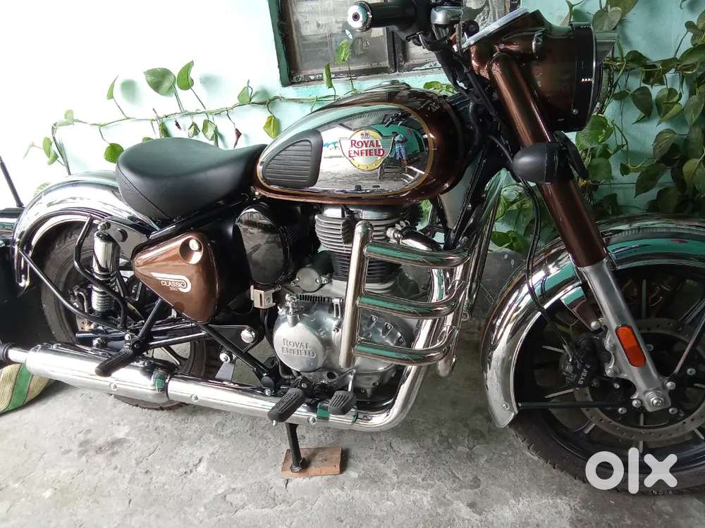 Price 2.10 lac New condition no scratches like showroom colour