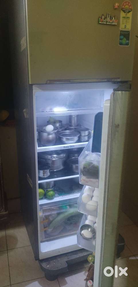 Samsung fridge -275ltrs @Thirunagar Madurai