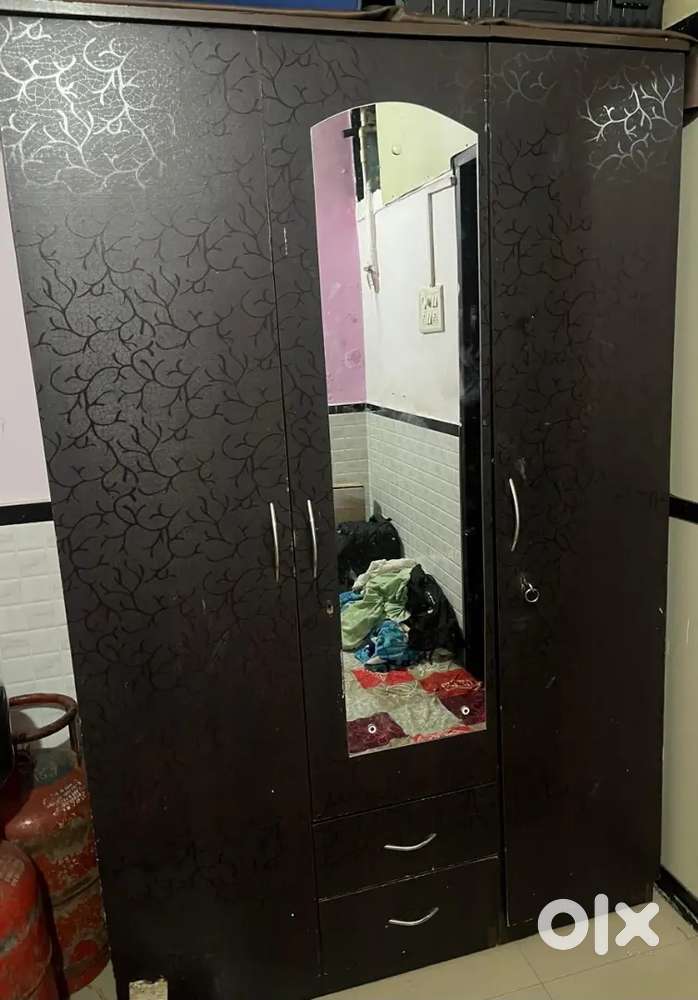 Lg double door fridge and cupboard @4500