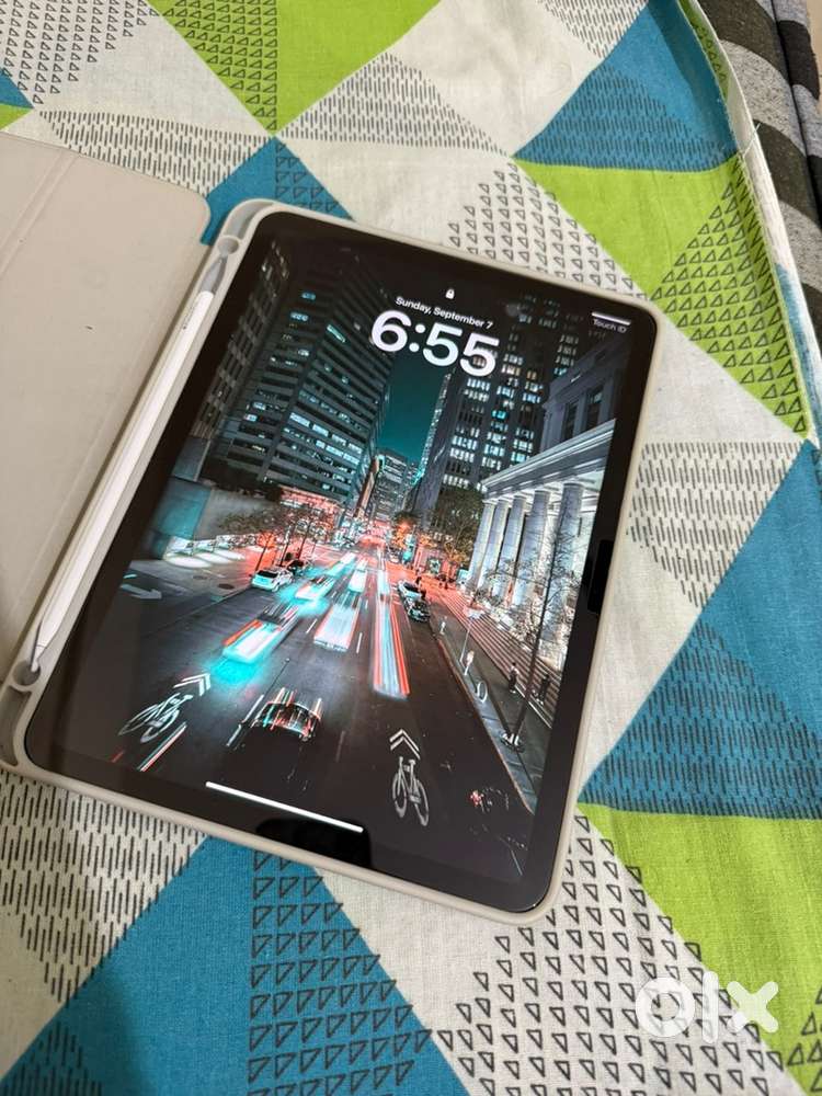  “iPad Air M2 + Apple Pencil – Like New, Best Price in Town!”