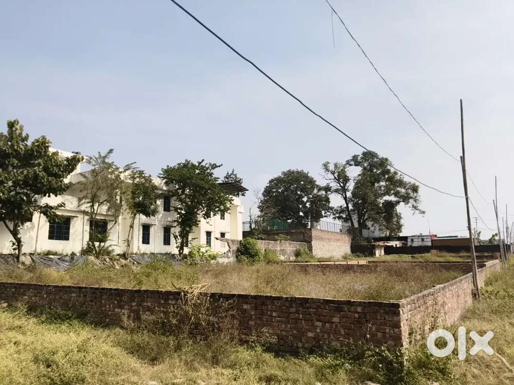 Plot for sale Between Rishinagar & Mayur vihar