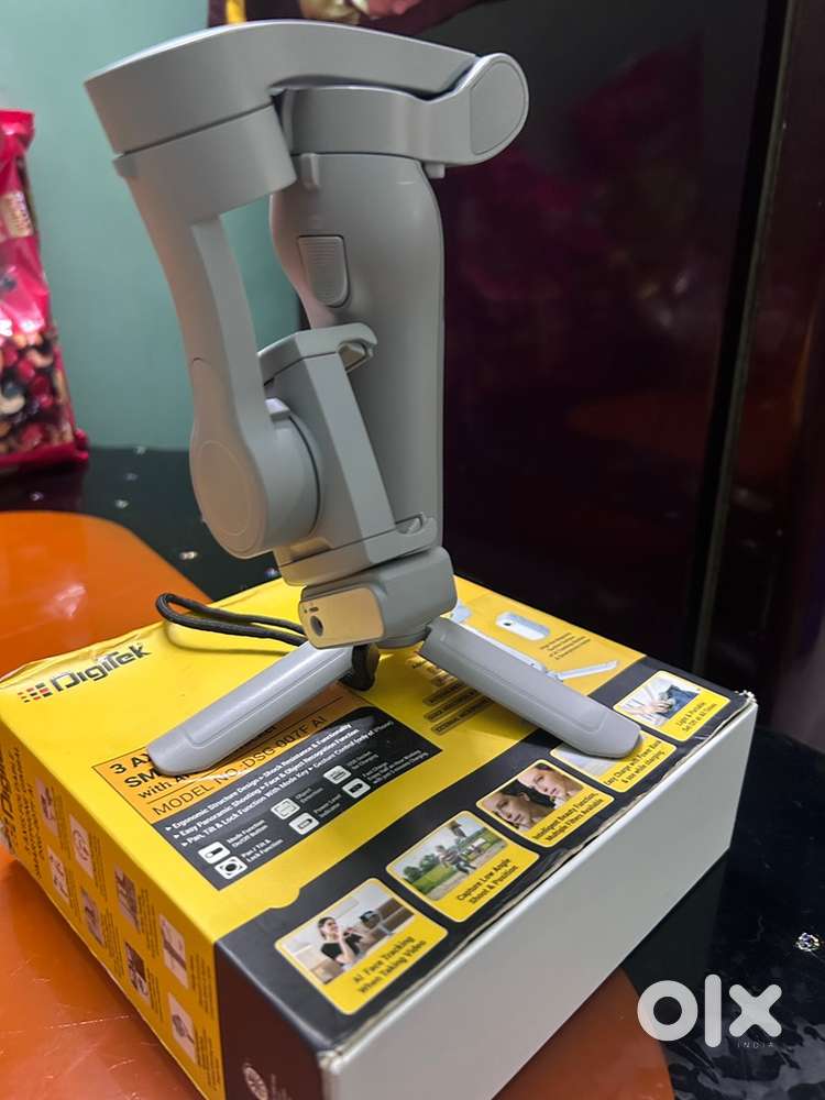DIGITEK 3 AXIS FOLDALBE SMARTPHONE GIMBEL WITH AI FACE TRACKER