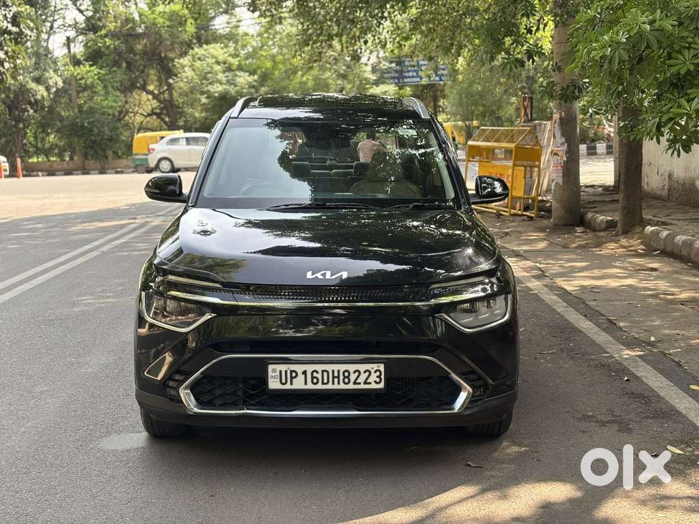 Kia Carens Luxury Plus Turbo DCT 8 Seater, 2022, Diesel