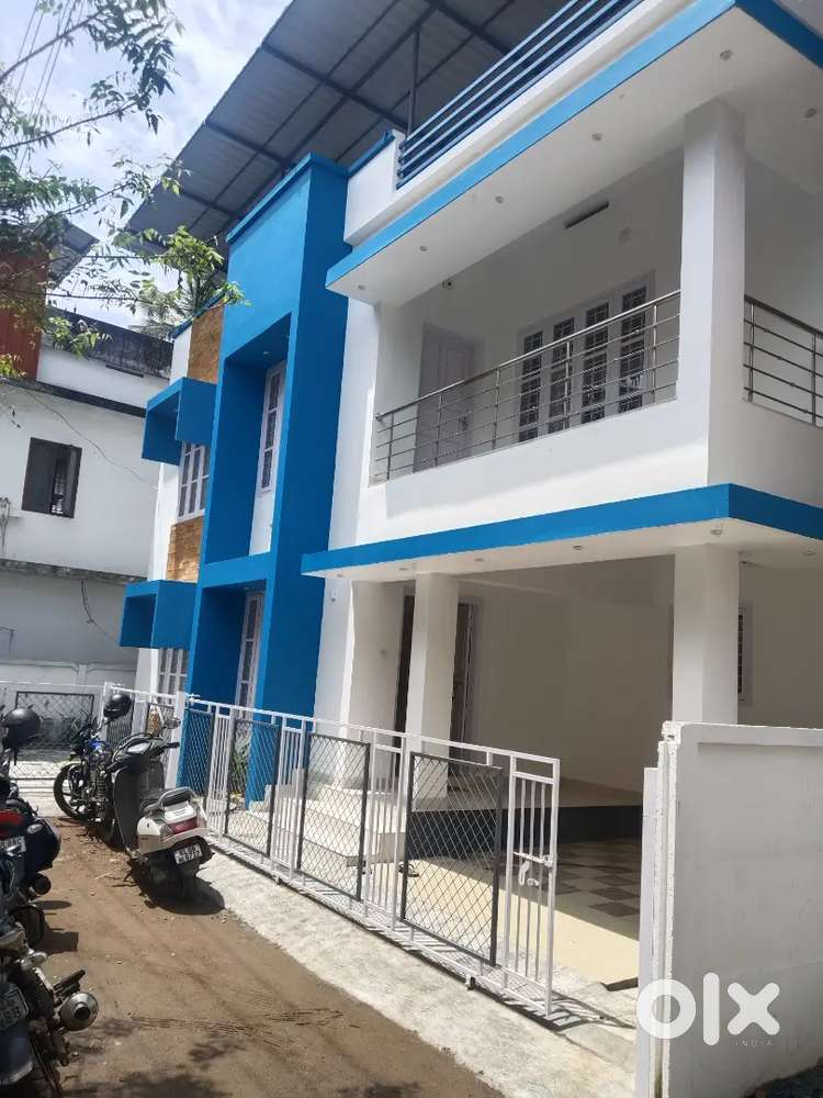 Thrissur west fort near Elthuruth 3.250 cent plot 1450 sqft 3 bedroom