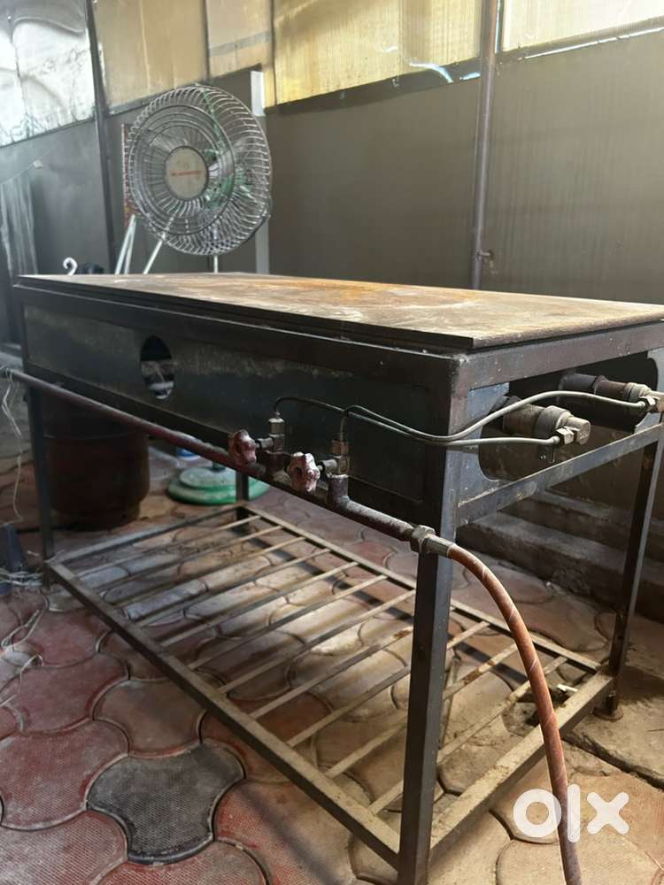 3 commercial gas burners