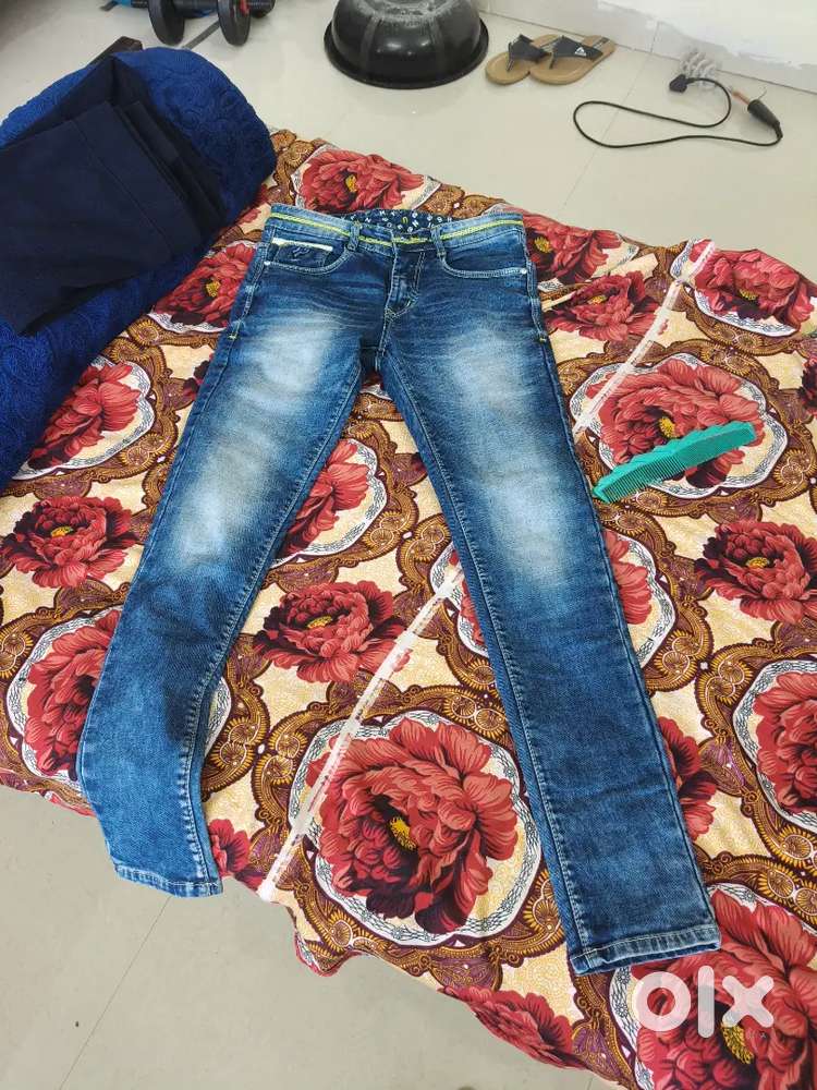 I am selling a jeans