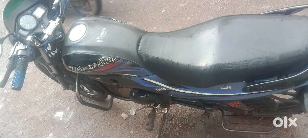 20750 km use hui hai original. Doctor ki bike hai. Abi service hui hai