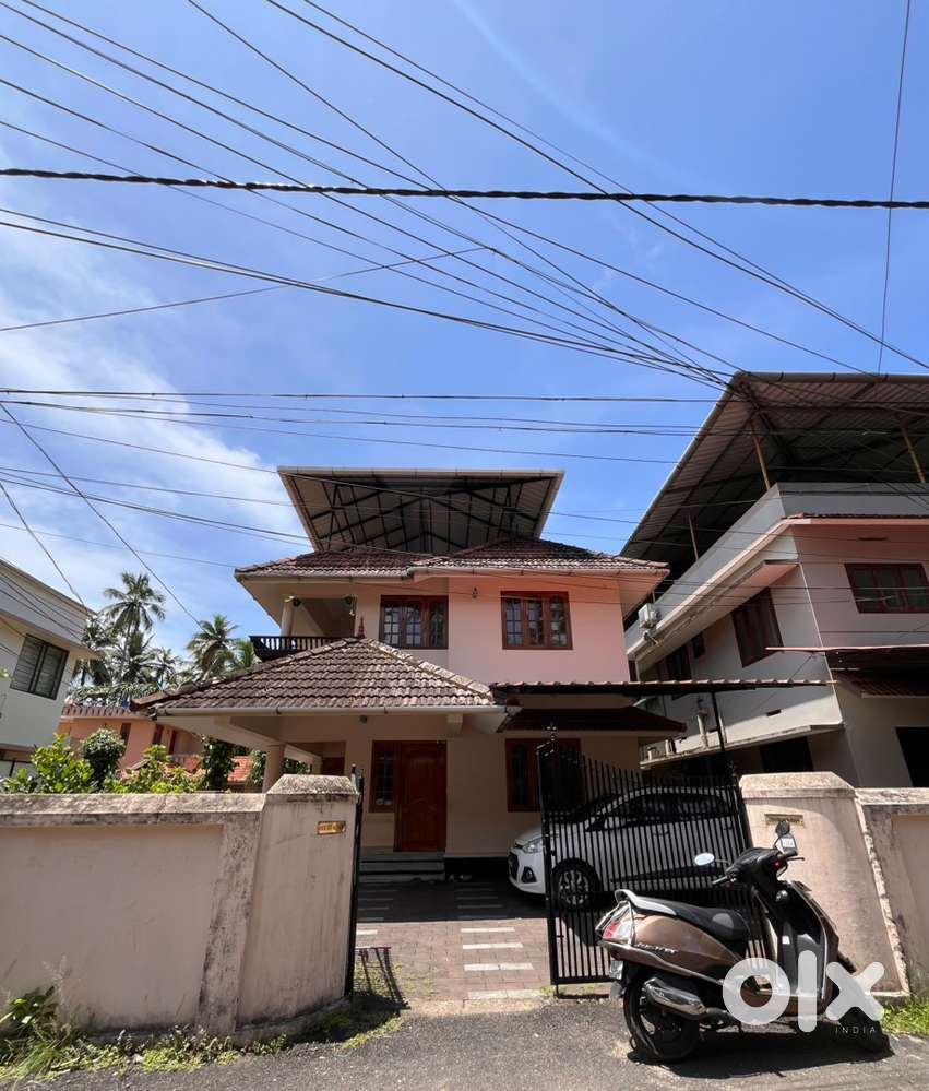 This is a 3BHK HOUSE FOR RENT (1st floor)