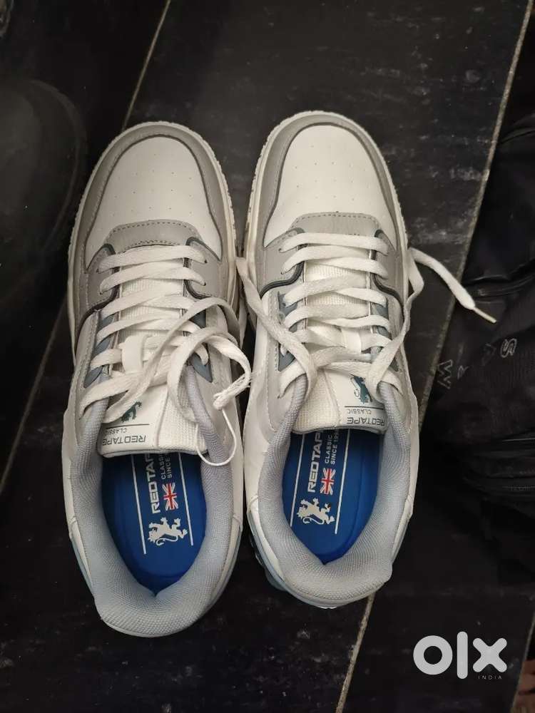 Redtape shoe