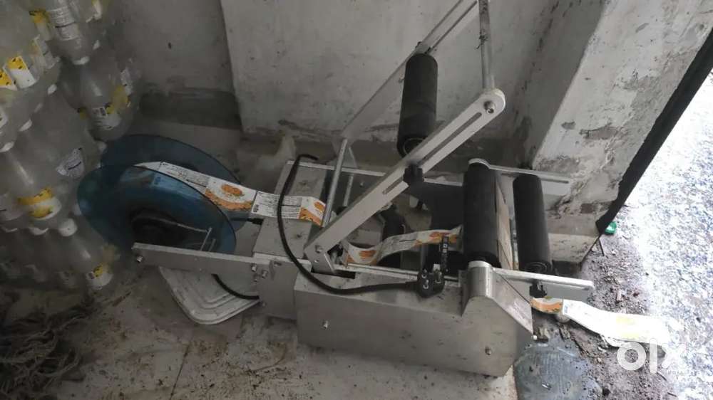 Commercial round bottle lable machine