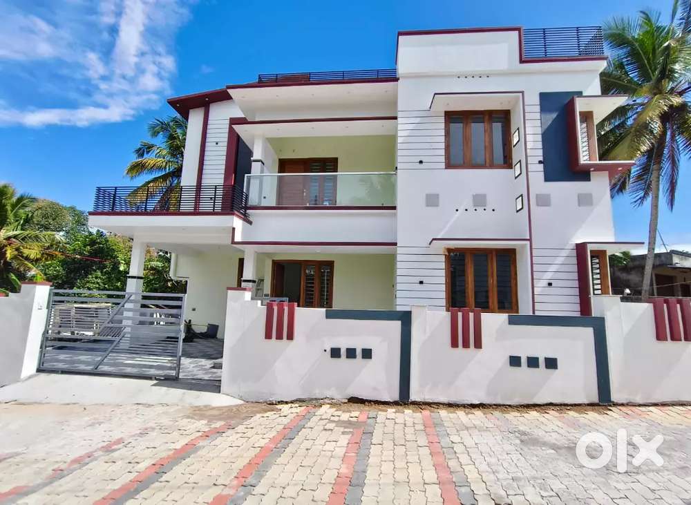 KARIYAVATTOM GANDHIPURAM ROAD NEW 4 BHK