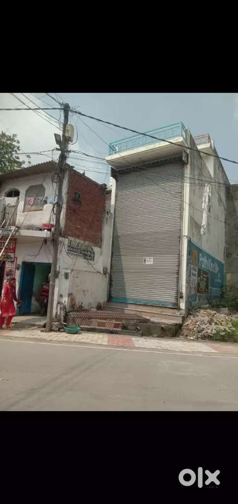 Multi level commercial property on main road