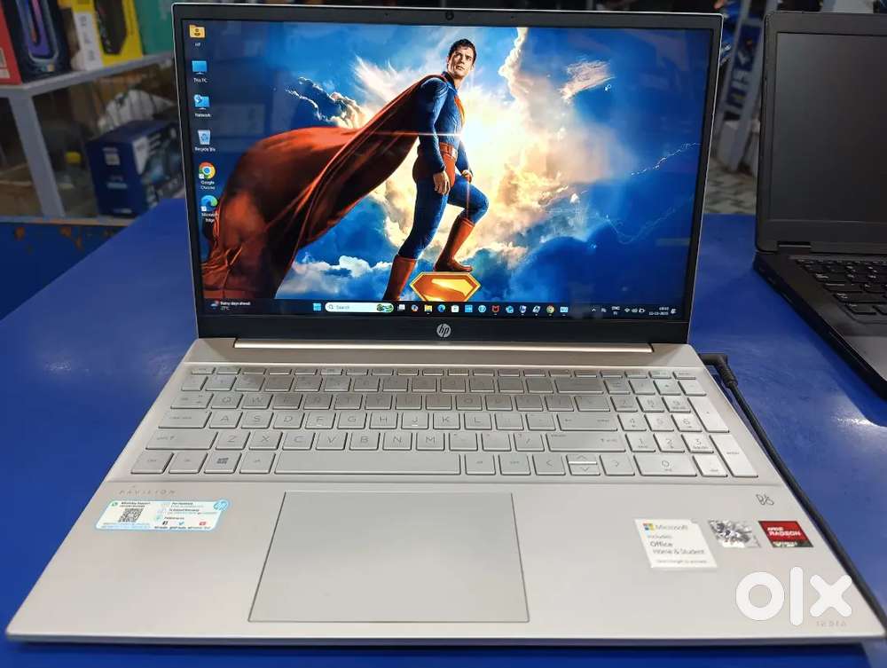Hp pavilion AMD RYZEN 5 laptop with graphics only 18000