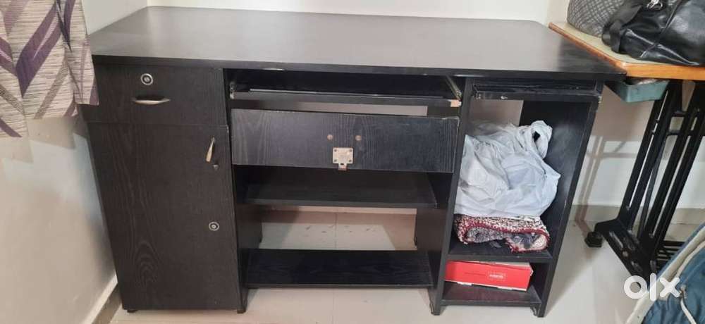 Computer Table for Sale – Great Condition